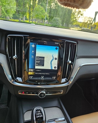 Volvo V60 cena 98500 przebieg: 164354, rok produkcji 2019 z Bydgoszcz małe 781